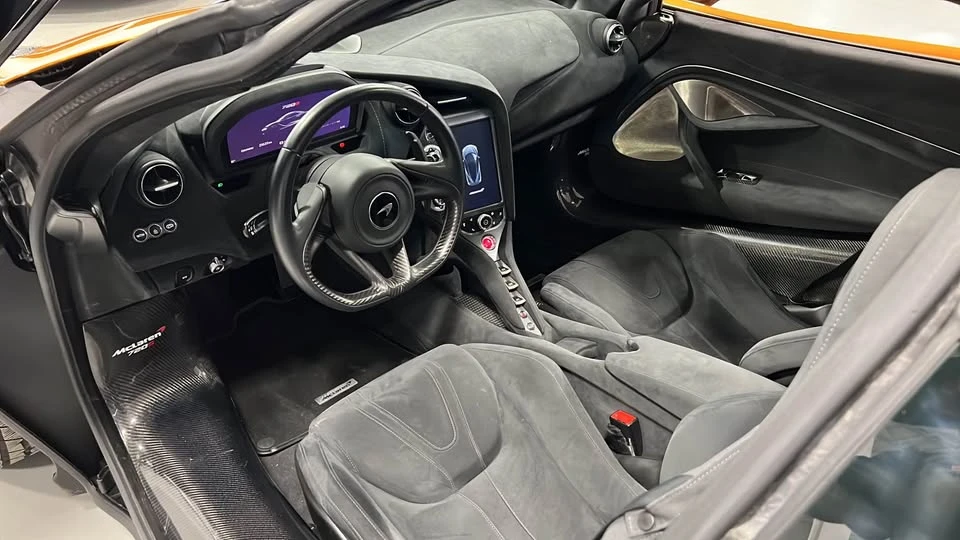 2019 McLaren 720S - Image 8 of 12