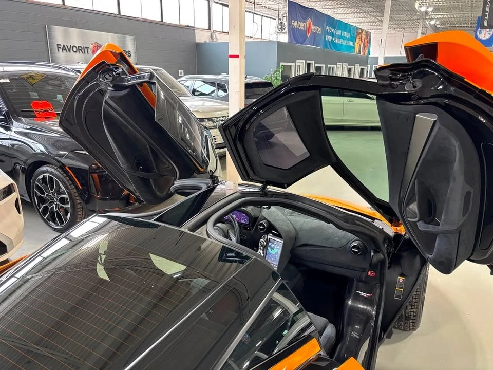 2019 McLaren 720S - Image 8 of 20