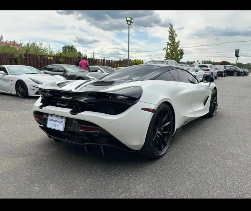 2019 McLaren 720S - Image 8 of 19