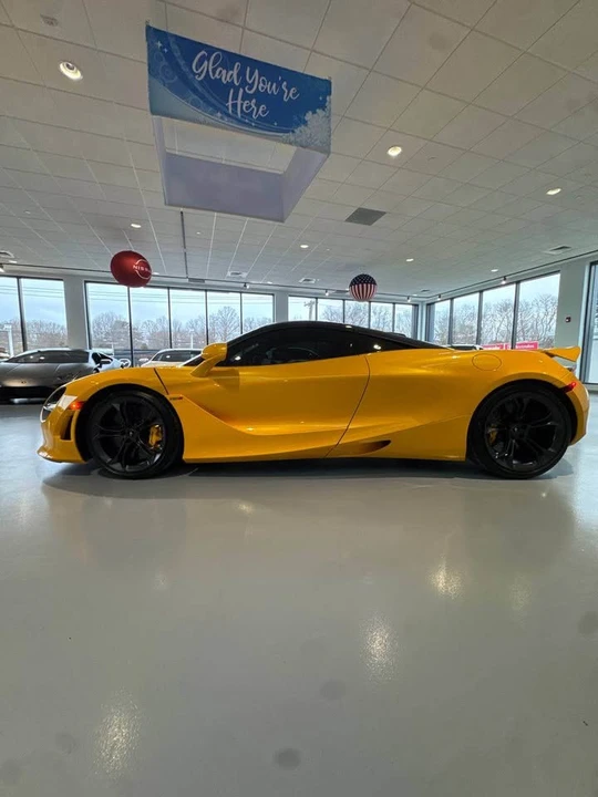 2019 McLaren 720S - Image 2 of 3