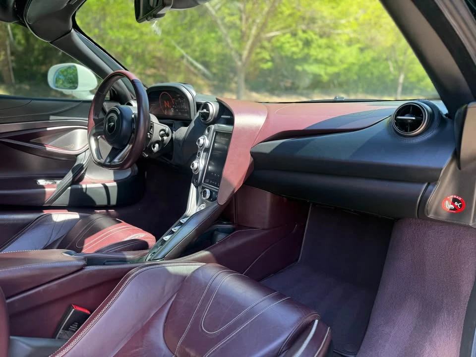 2019 McLaren 720S - Image 12 of 18