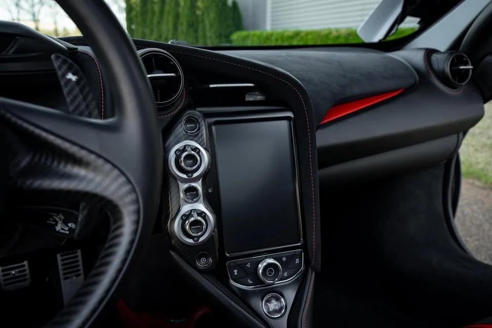 2019 McLaren 720S - Image 18 of 20