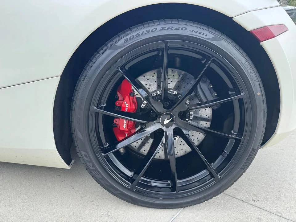 2019 McLaren 720S - Image 17 of 20