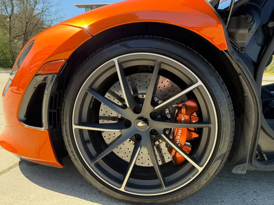 2019 McLaren 720S - Image 9 of 18