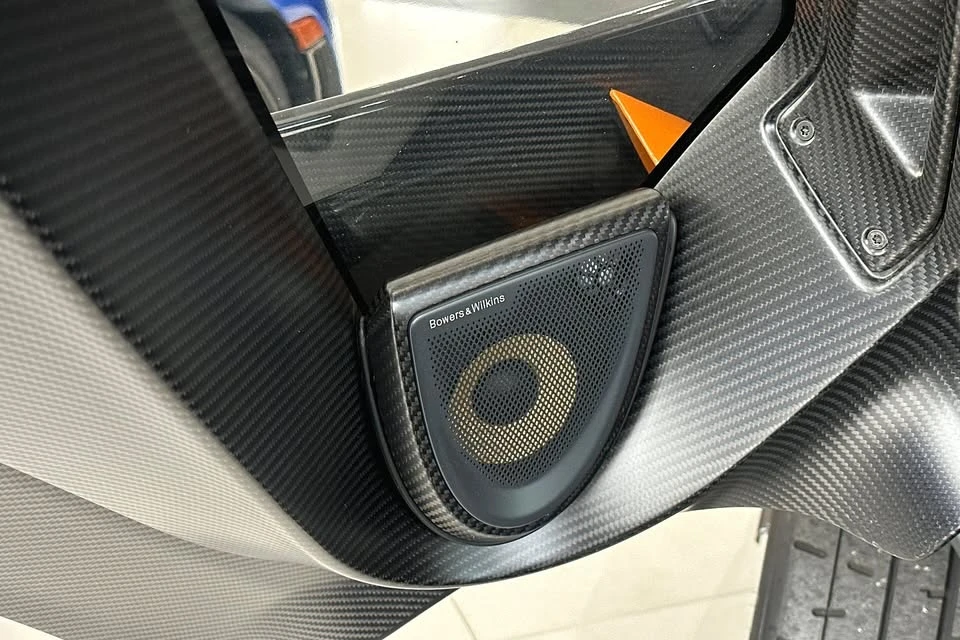 2019 McLaren Senna - Image 11 of 20