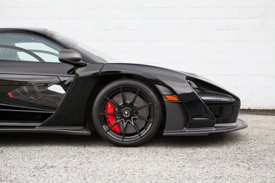 2019 McLaren Senna - Image 15 of 17