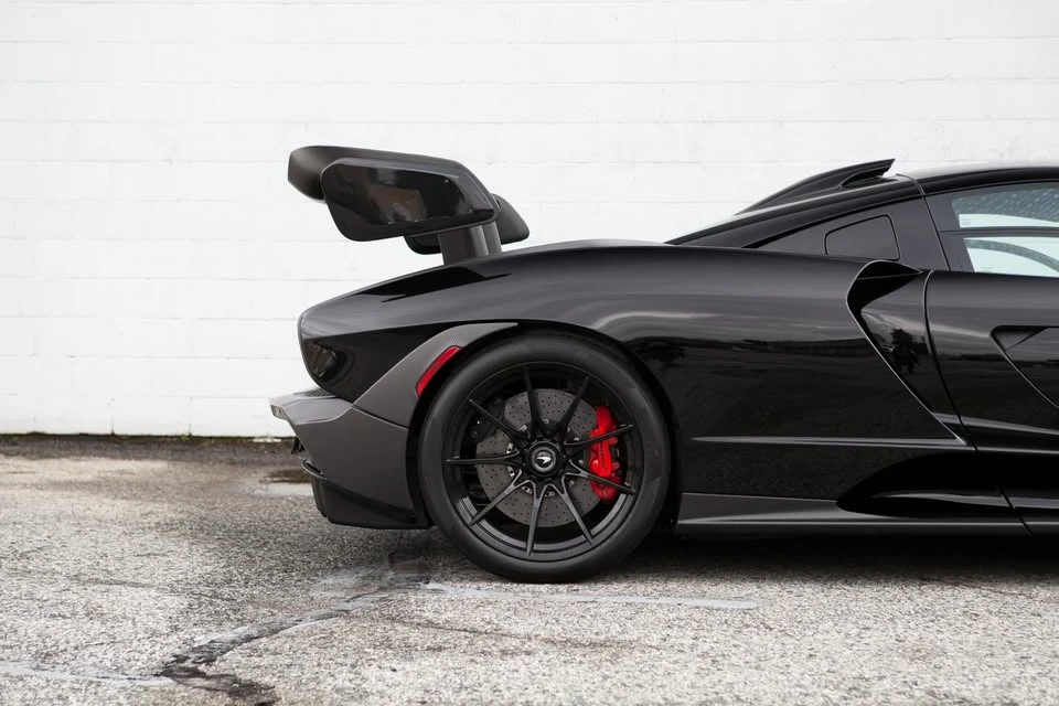 2019 McLaren Senna - Image 16 of 17