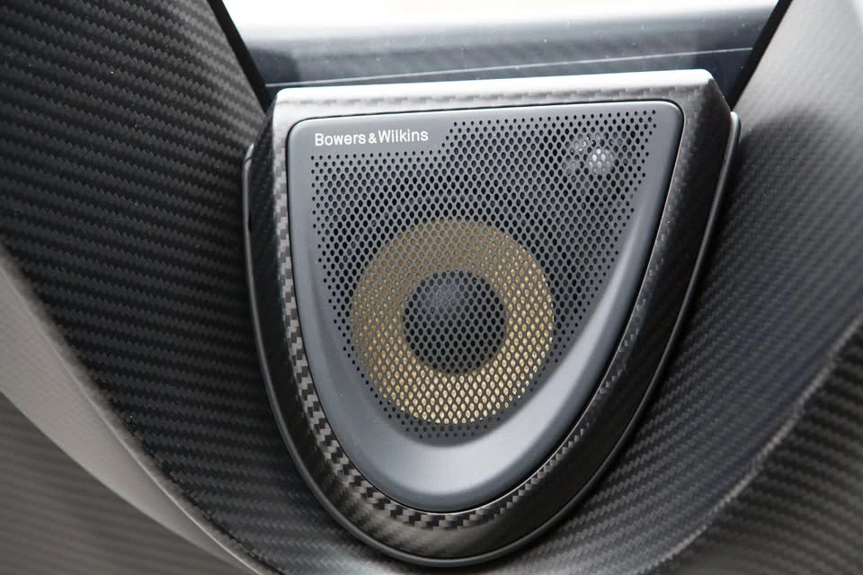 2019 McLaren Senna - Image 12 of 17