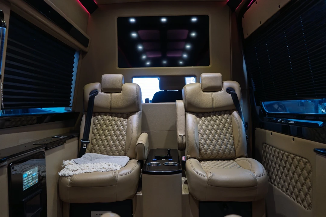 2019 Mercedes-Benz VS30 Sprinter - Image 2 of 21