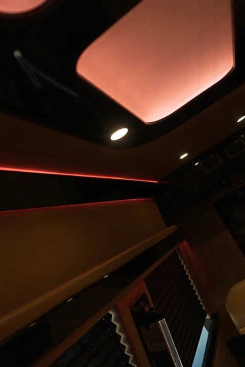 2019 Mercedes-Benz VS30 Sprinter - Image 8 of 21