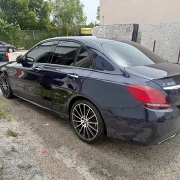 2019 Mercedes-Benz C-Class C 300 4MATIC Luxury Sedan 4D
