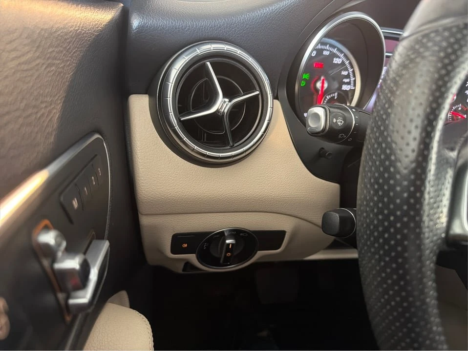2019 Mercedes-Benz CLA - Image 18 of 20