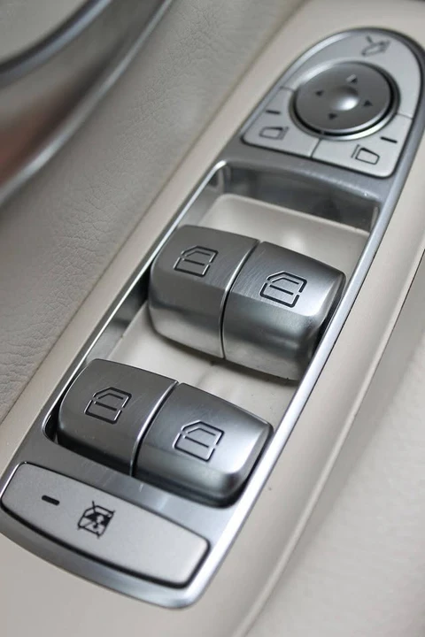 2019 Mercedes-Benz W213 E-Class - Image 13 of 20