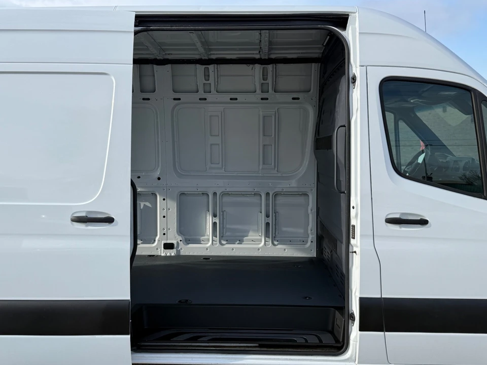 2019 Mercedes-Benz VS30 Sprinter - Image 8 of 19