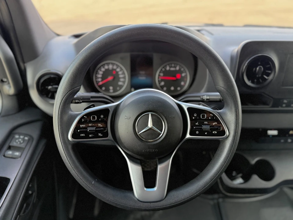 2019 Mercedes-Benz VS30 Sprinter - Image 11 of 19