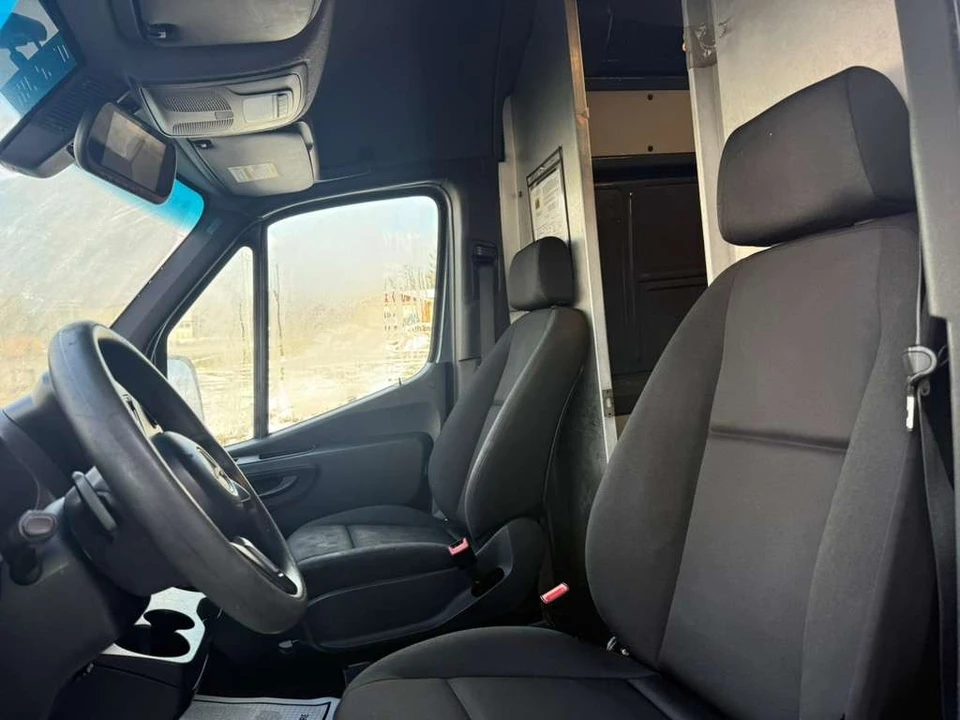 2019 Mercedes-Benz VS30 Sprinter - Image 17 of 21