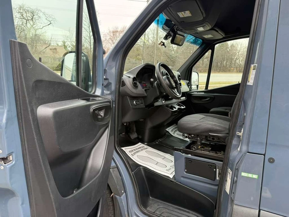 2019 Mercedes-Benz VS30 Sprinter - Image 17 of 31