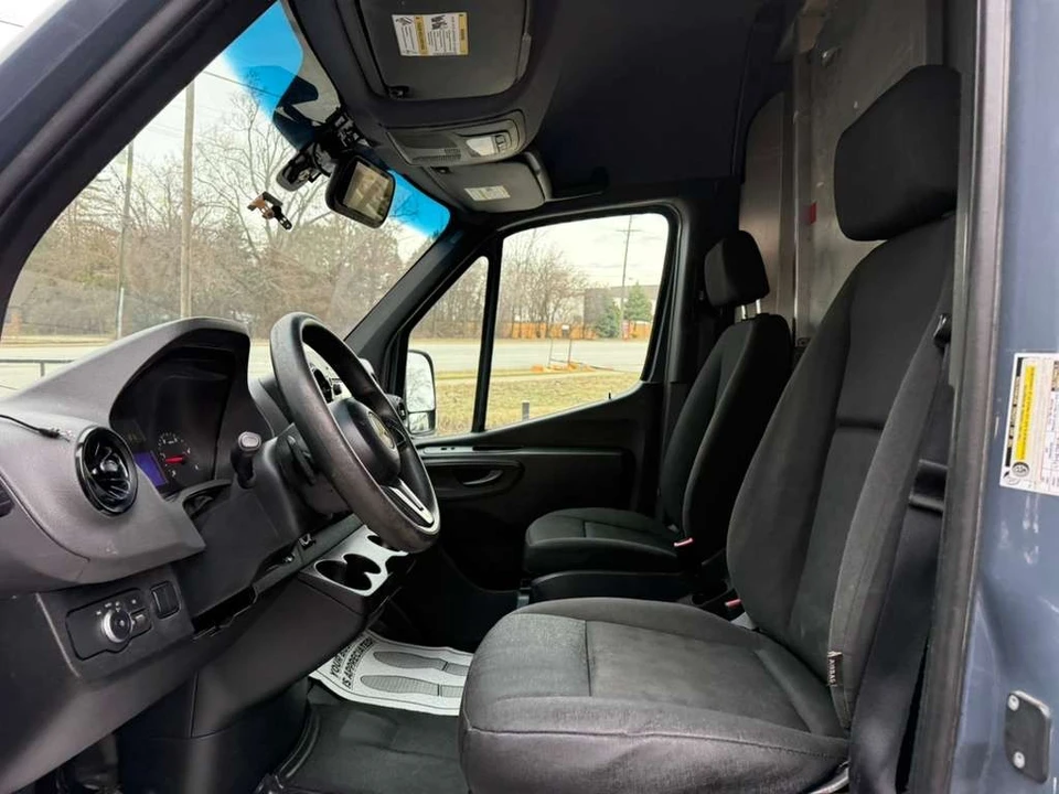 2019 Mercedes-Benz VS30 Sprinter - Image 18 of 31