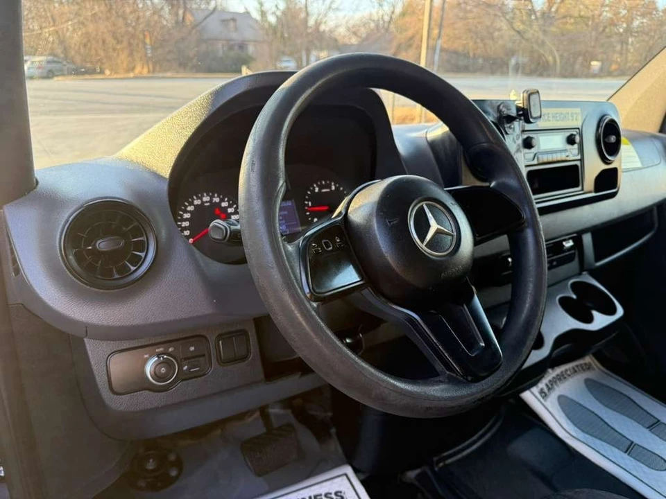 2019 Mercedes-Benz VS30 Sprinter - Image 17 of 21