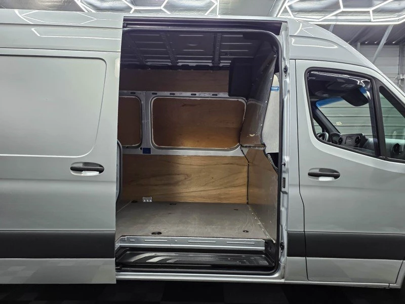 2019 Mercedes-Benz VS30 Sprinter - Image 11 of 20