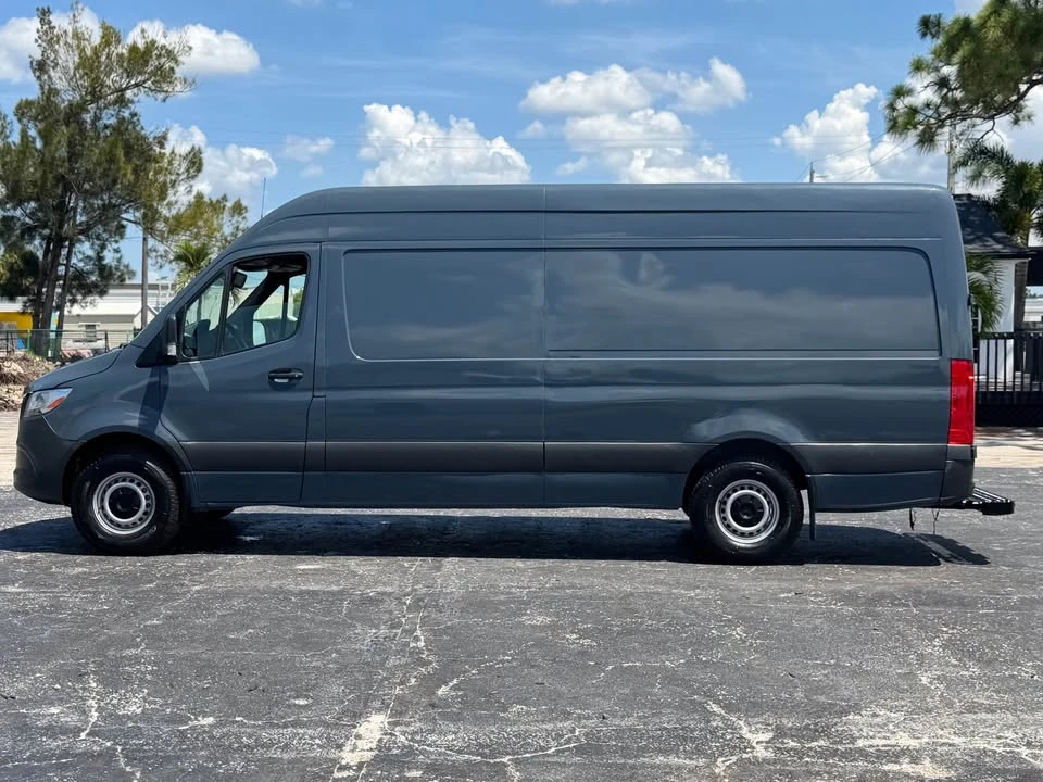 2019 Mercedes-Benz VS30 Sprinter - Image 2 of 20