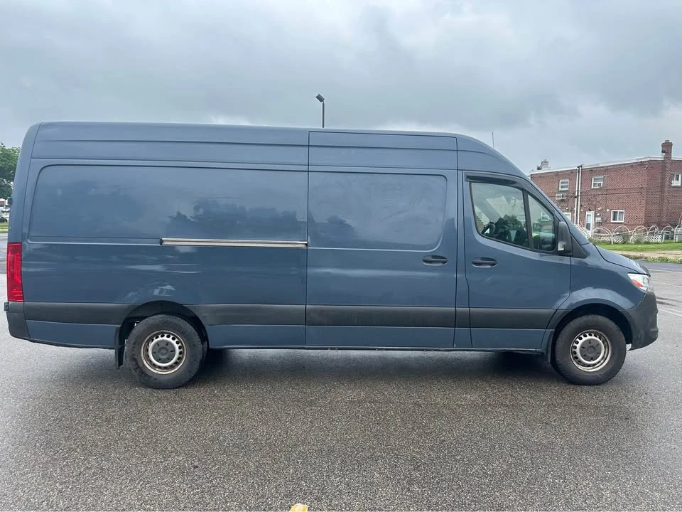 2019 Mercedes-Benz VS30 Sprinter - Image 2 of 10