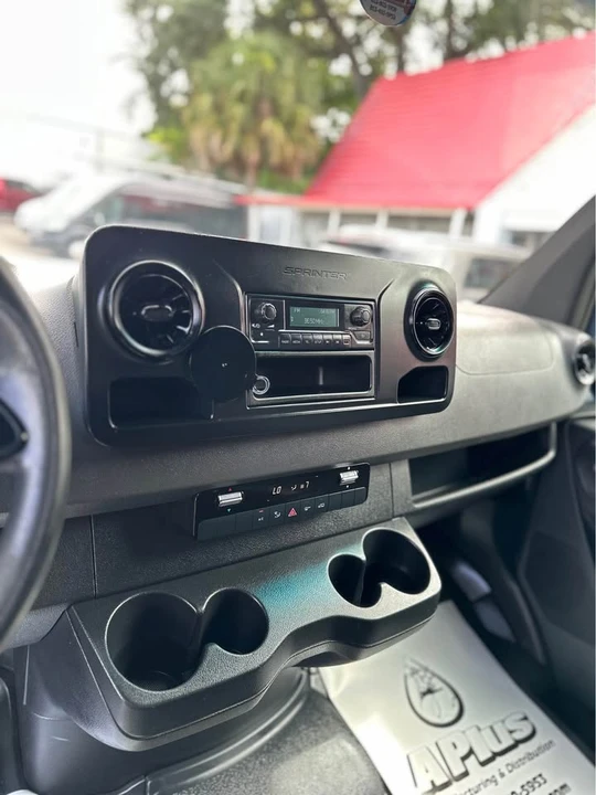 2019 Mercedes-Benz VS30 Sprinter - Image 16 of 19