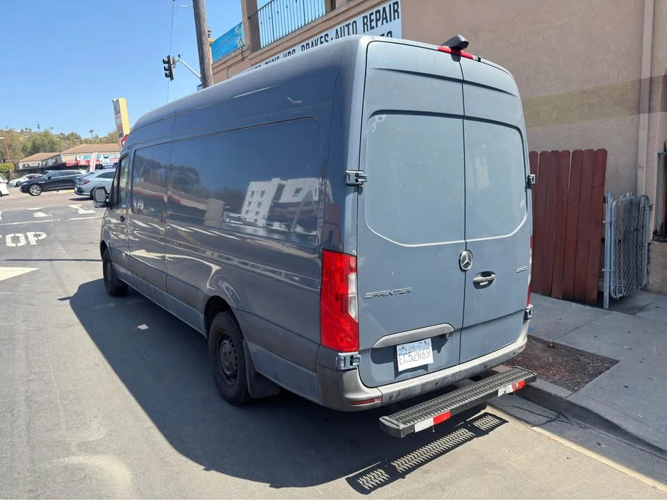 2019 Mercedes-Benz VS30 Sprinter - Image 2 of 15