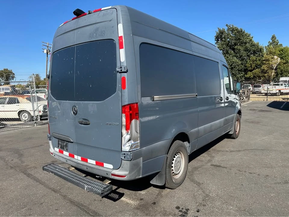 2019 Mercedes-Benz VS30 Sprinter - Image 2 of 20