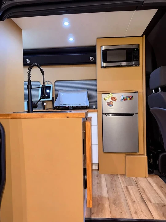 2019 Mercedes-Benz VS30 Sprinter - Image 16 of 17