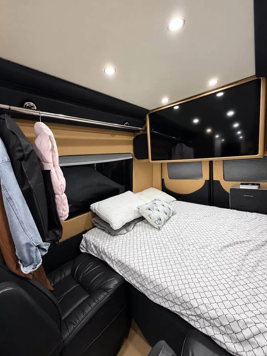 2019 Mercedes-Benz VS30 Sprinter - Image 9 of 17