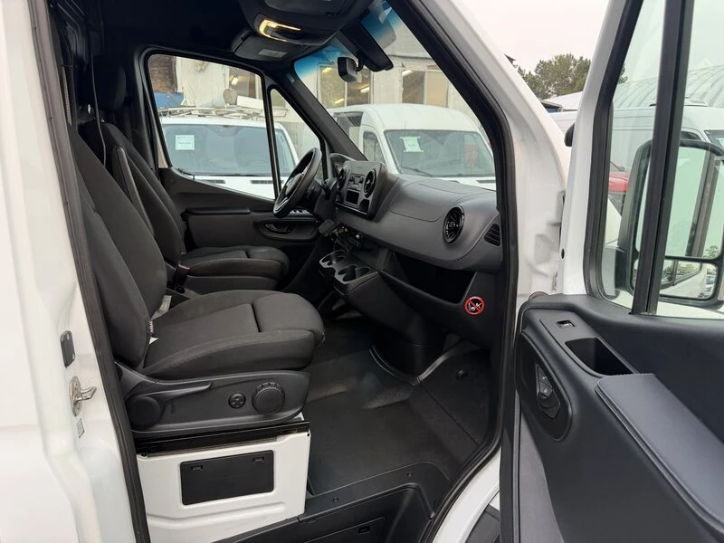 2019 Mercedes-Benz VS30 Sprinter - Image 17 of 19