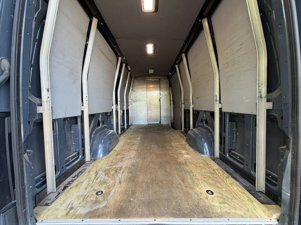 2019 Mercedes-Benz VS30 Sprinter - Image 11 of 20