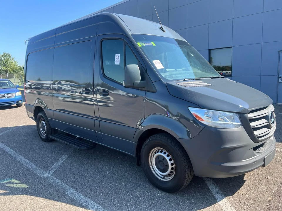 2019 Mercedes-Benz VS30 Sprinter - Image 2 of 17