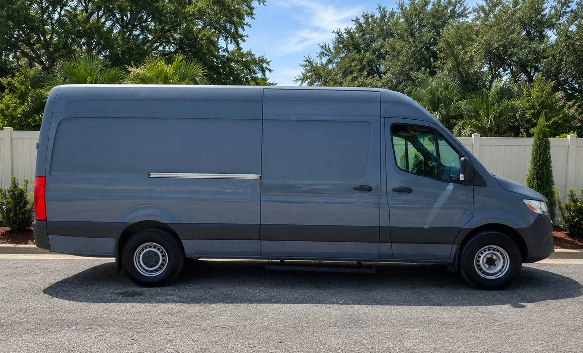 2019 Mercedes-Benz VS30 Sprinter - Image 2 of 8