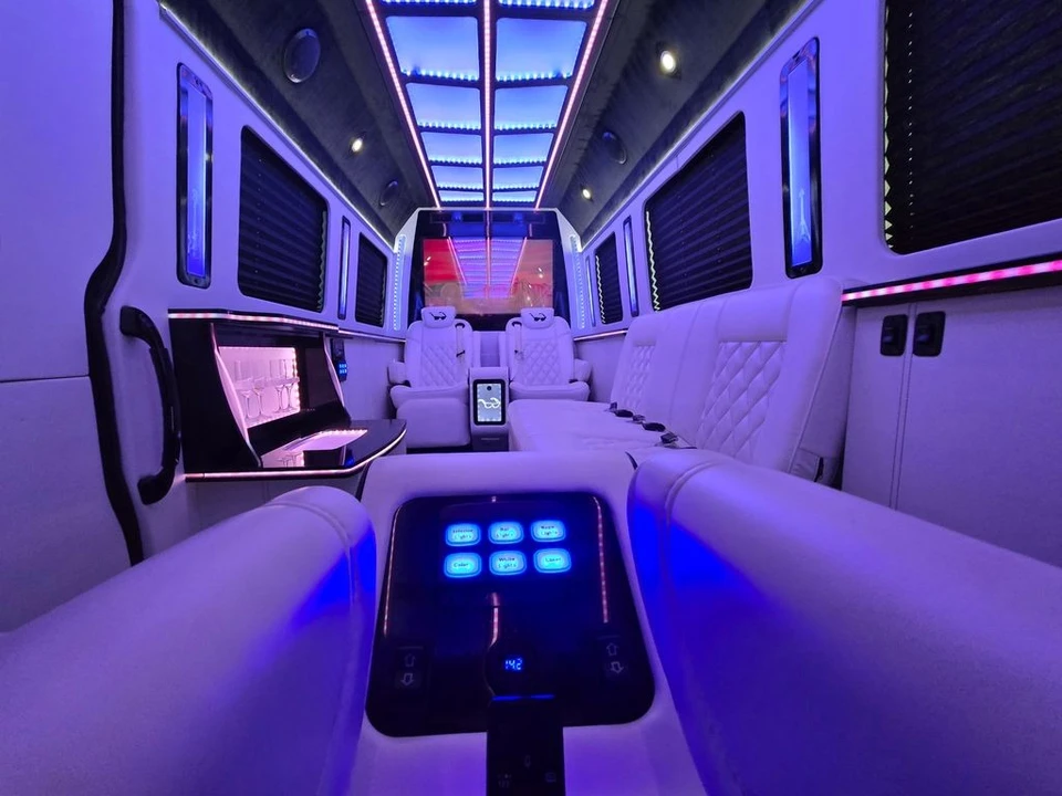 2019 Mercedes-Benz VS30 Sprinter - Image 4 of 21