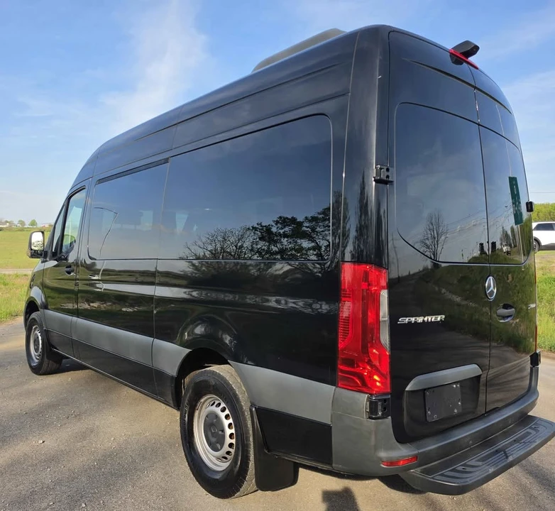 2019 Mercedes-Benz VS30 Sprinter - Image 2 of 17