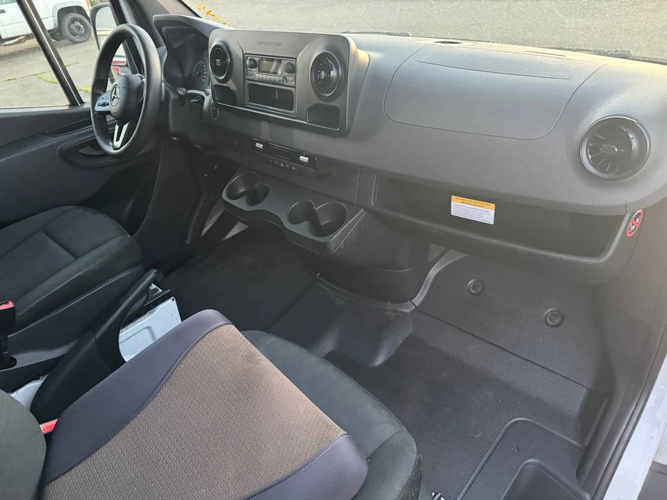 2019 Mercedes-Benz VS30 Sprinter - Image 9 of 19