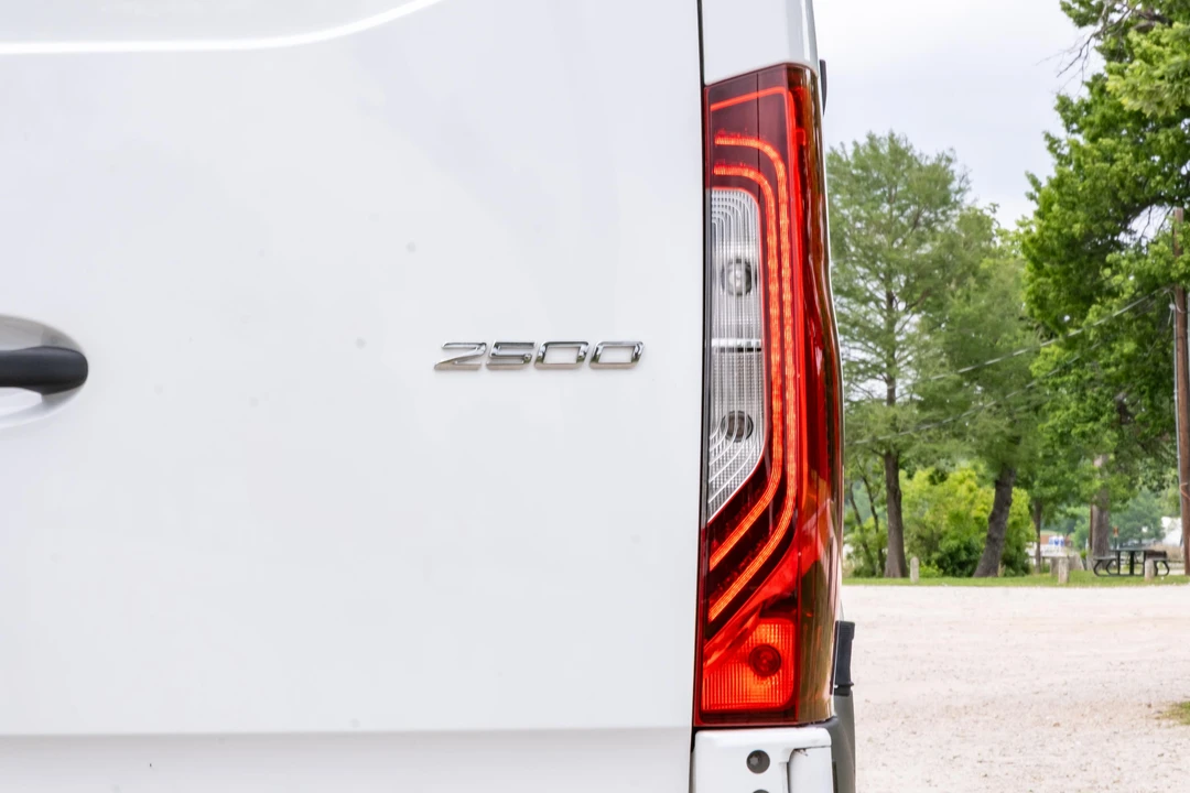 2019 Mercedes-Benz VS30 Sprinter - Image 28 of 31
