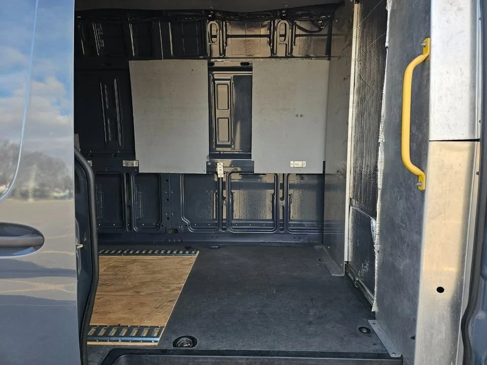 2019 Mercedes-Benz VS30 Sprinter - Image 18 of 20
