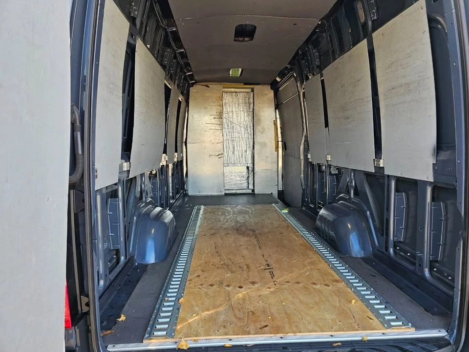 2019 Mercedes-Benz VS30 Sprinter - Image 19 of 20