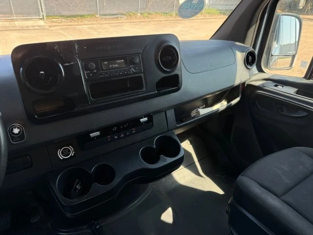 2019 Mercedes-Benz VS30 Sprinter - Image 18 of 19