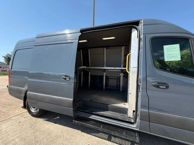2019 Mercedes-Benz VS30 Sprinter - Image 10 of 19