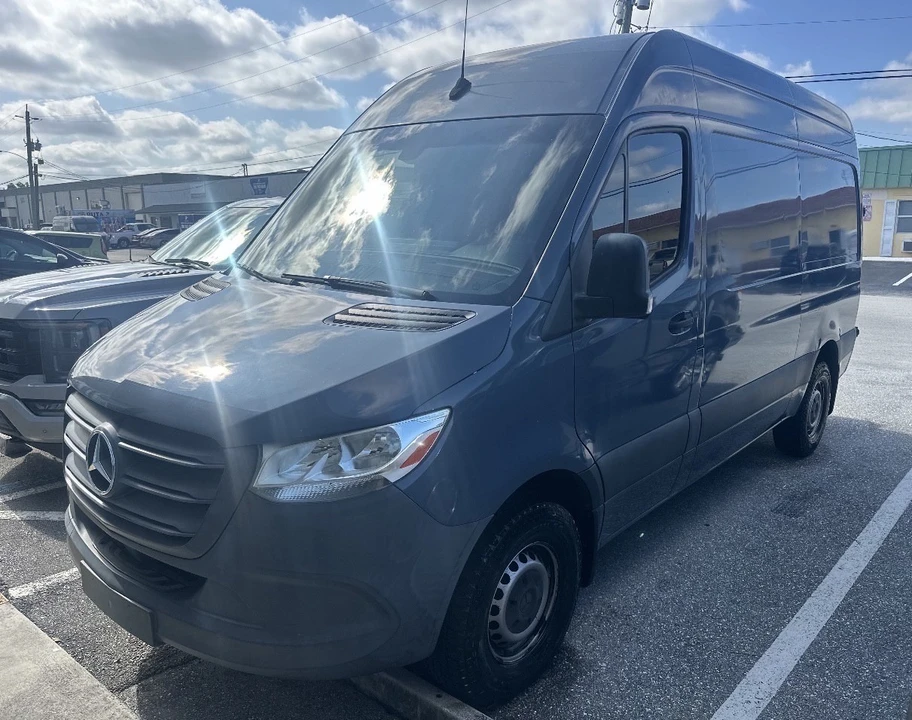 2019 Mercedes-Benz VS30 Sprinter - Image 2 of 9
