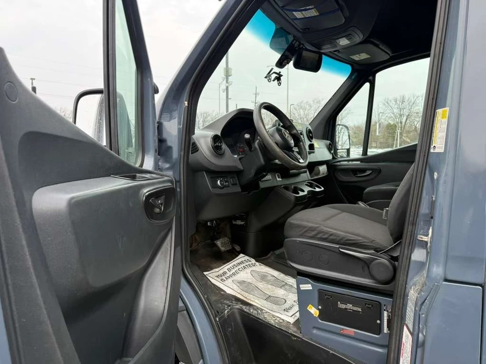 2019 Mercedes-Benz VS30 Sprinter - Image 16 of 21