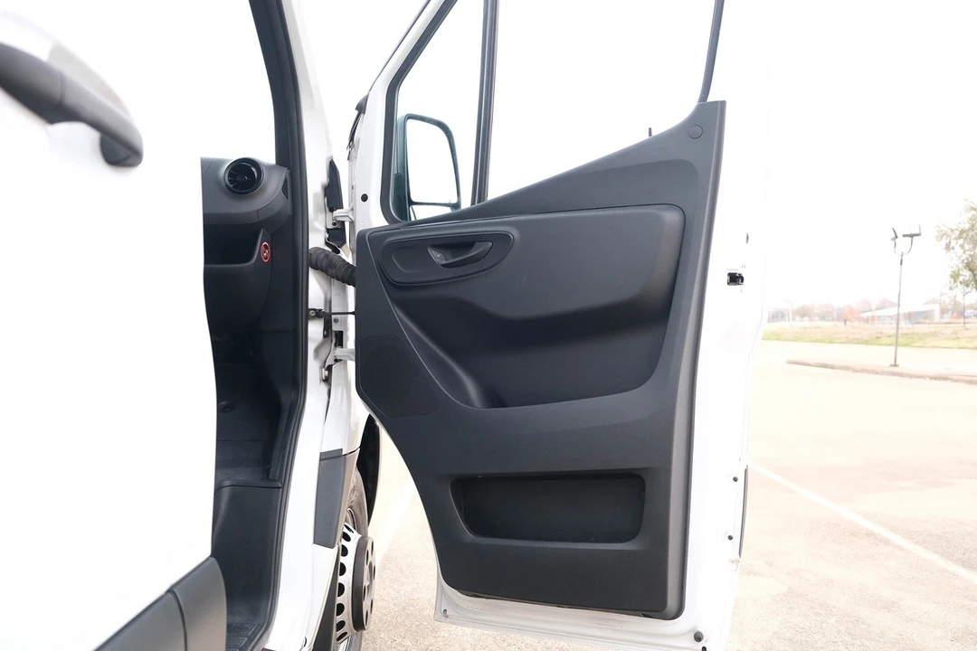 2019 Mercedes-Benz VS30 Sprinter - Image 17 of 21