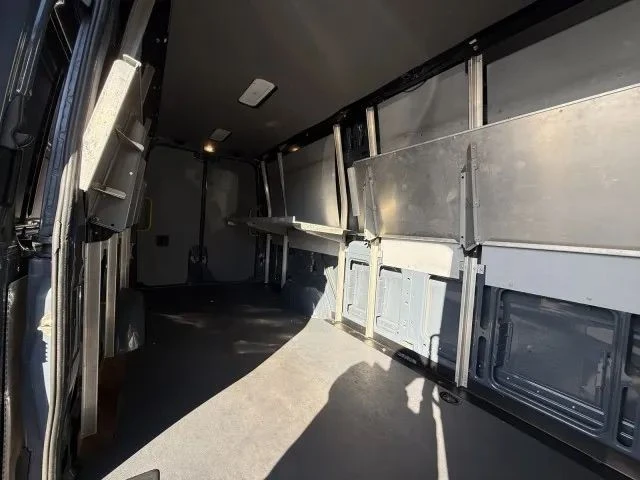 2019 Mercedes-Benz VS30 Sprinter - Image 10 of 12