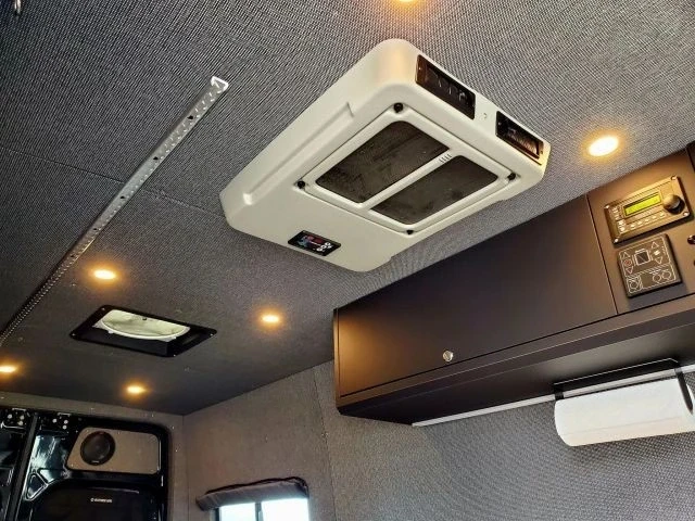 2019 Mercedes-Benz VS30 Sprinter - Image 17 of 21