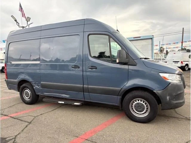 2019 Mercedes-Benz VS30 Sprinter - Image 2 of 9