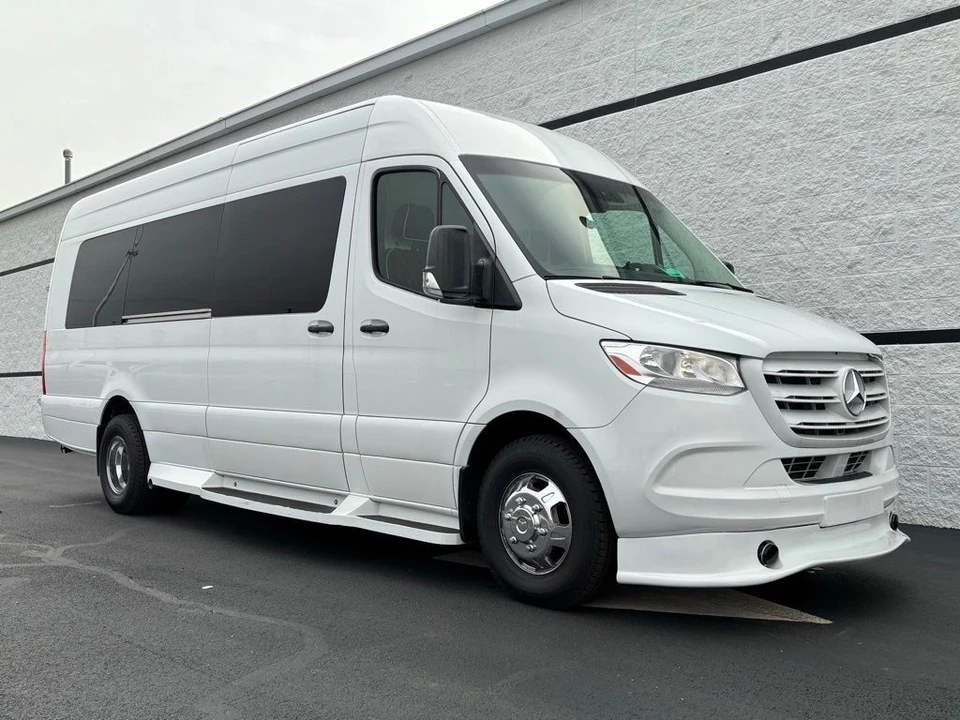 2019 Mercedes-Benz VS30 Sprinter - Image 2 of 21
